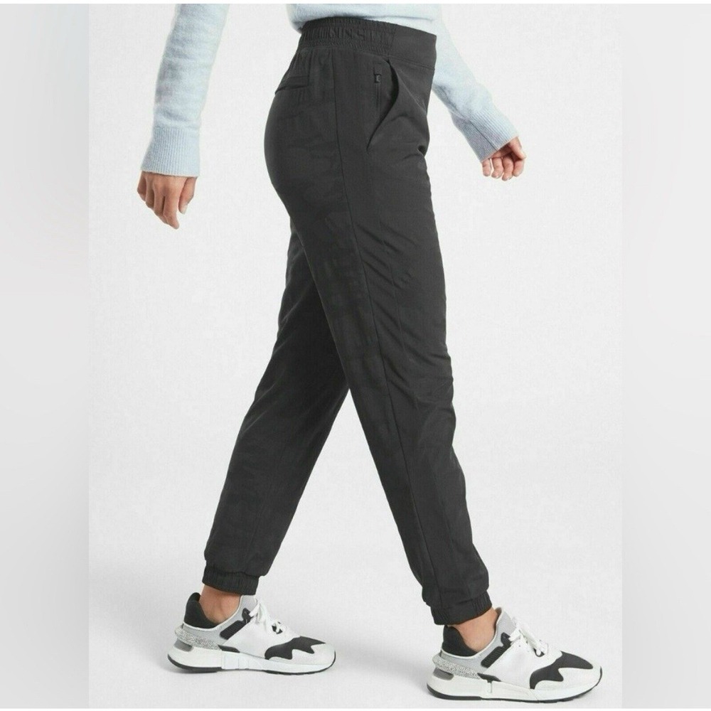 Athleta Womens Brooklyn Lined Jogger Black Camo Pants Size 4 Athleisure Active